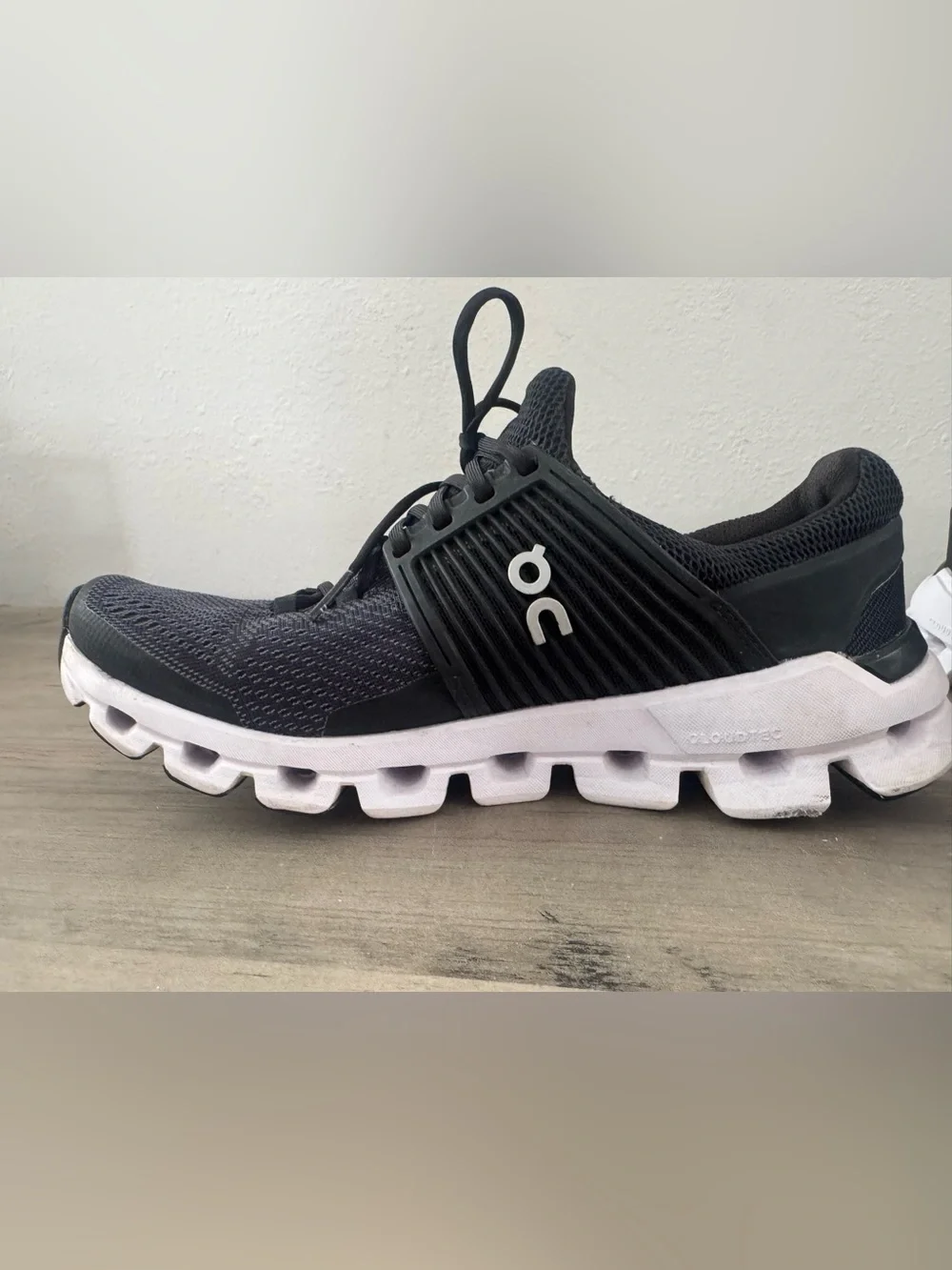 On Women's Cloudswift Shoes in Black/Rock